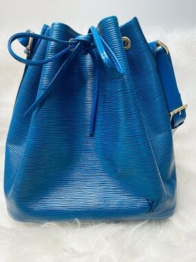 Louis Vuitton Petite Noe Epi Leather Drawstring Bag June 1995 France Authentic